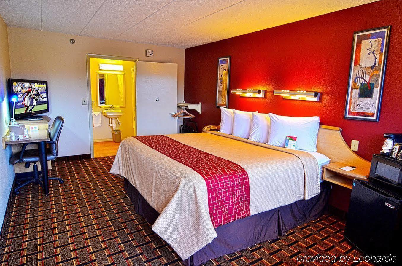 Red Roof Cincinnati Northeast - 2*